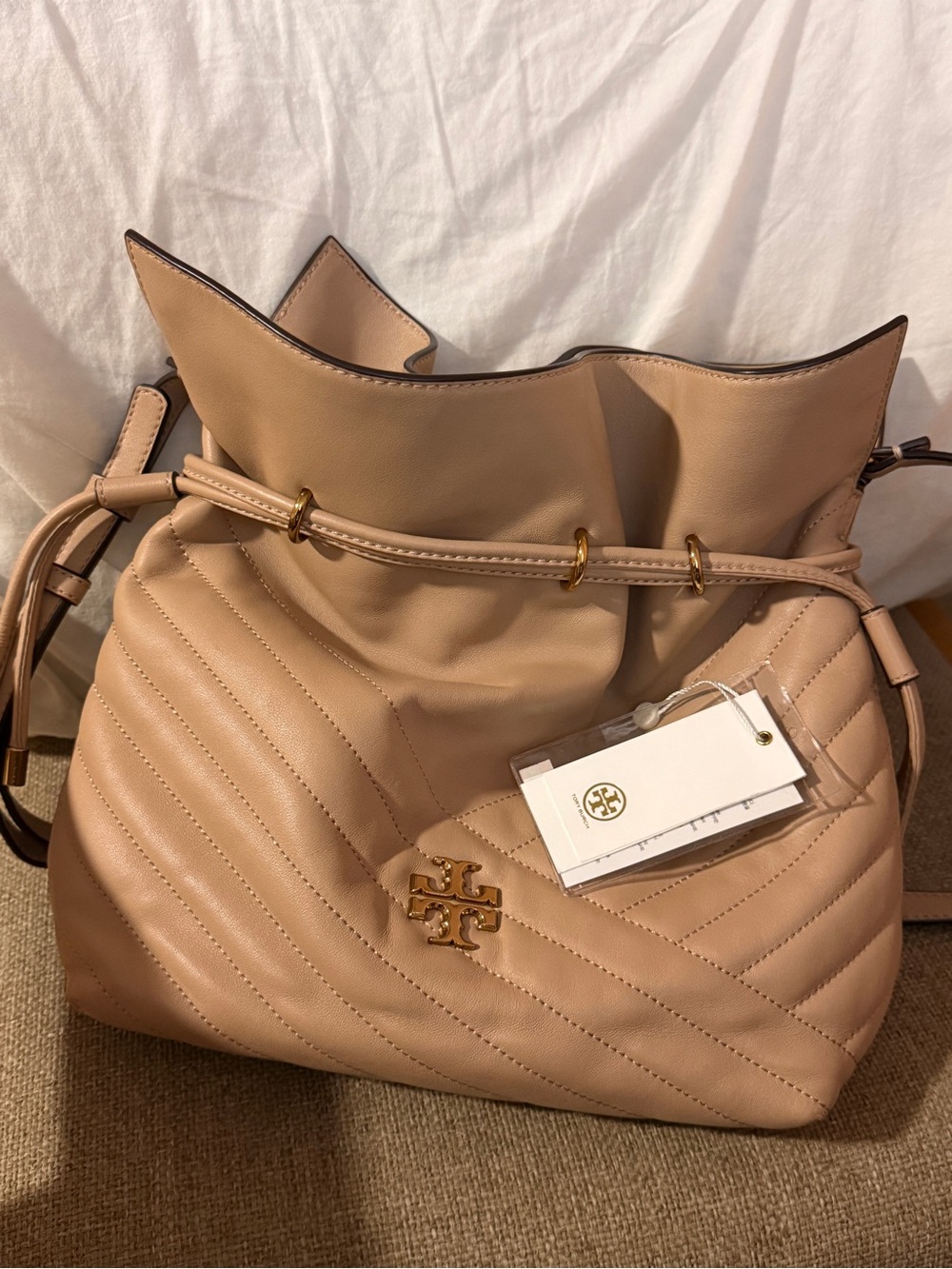 Tory Burch Kira Chevron Bucket Bag / Devon Sand / Lamb Skin